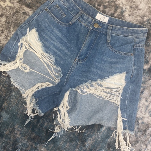 Denim distressed Jean shorts - Picture 1 of 4